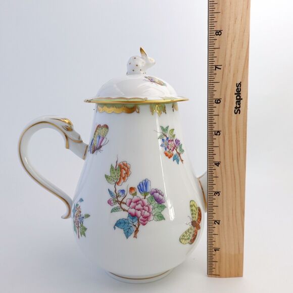 HEREND Queen Victoria Individual Coffee Pot With Bunny Final 3412, Ear chip,RARE - Picture 12 of 16